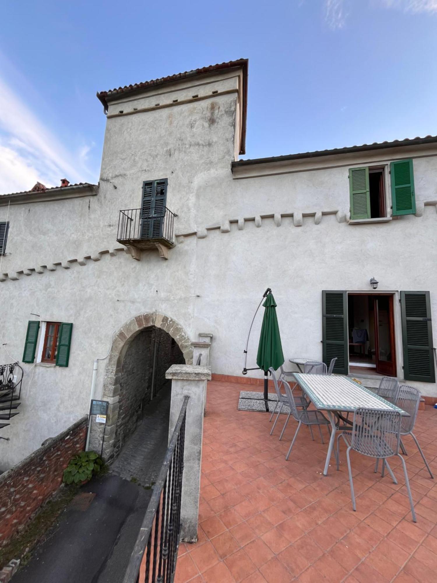 Villa Amazing Castle House Mombaldone Exterior foto